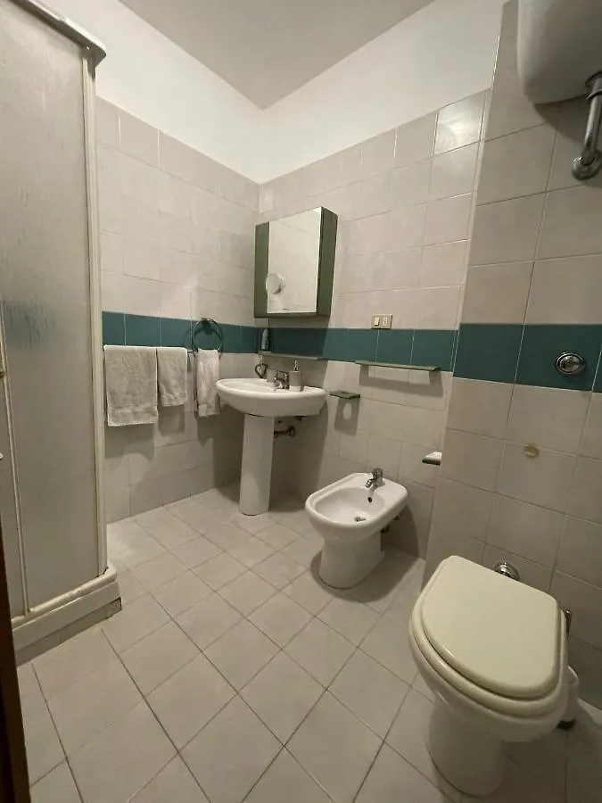 Stanza Classica Eur Tintoretto Rome Bed & Breakfast